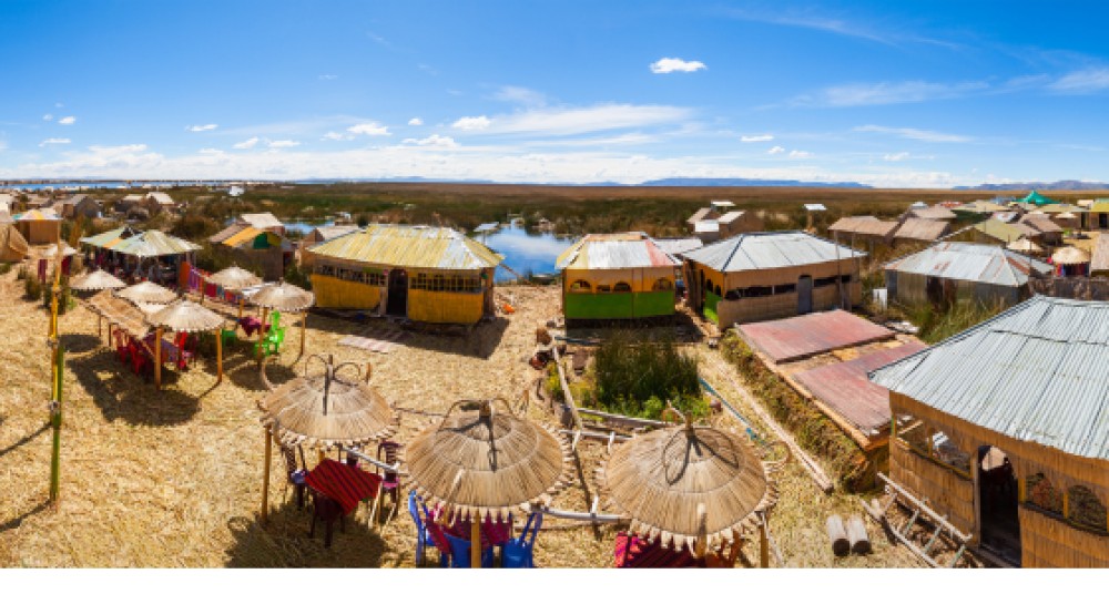 Los Uros, viaje ancestral al Lago Titicaca